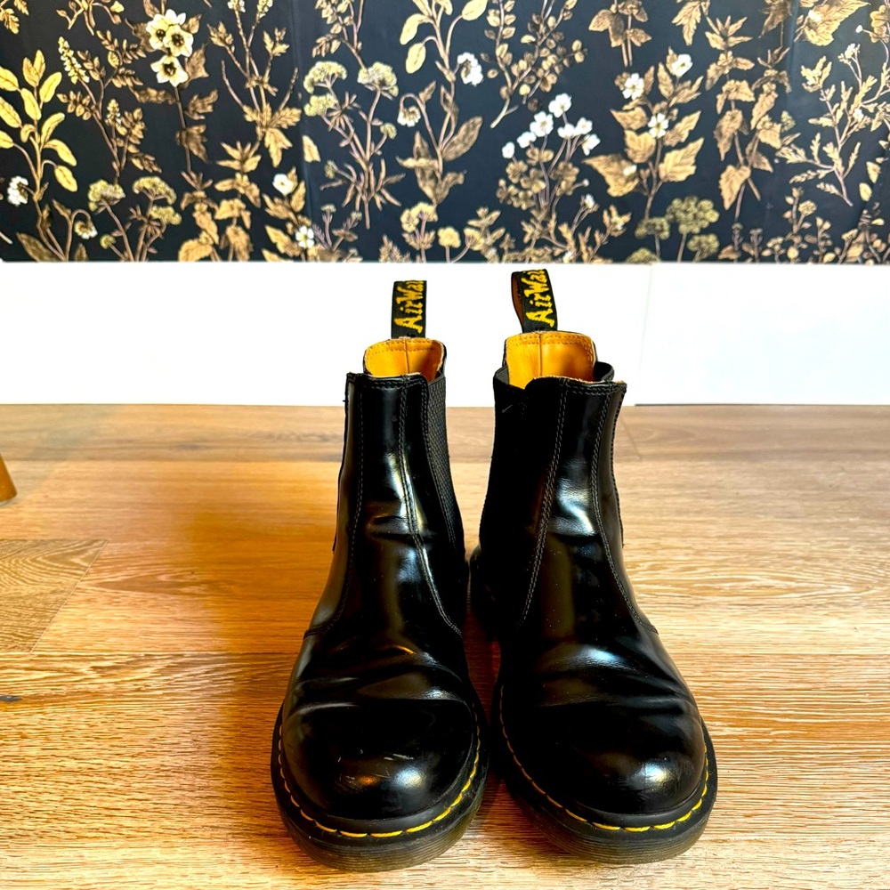 Dr. Martens 2976 Chelsea boots